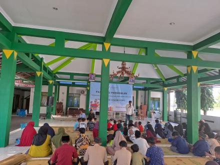 Segoroyoso Salurkan Beasiswa untuk 75 Siswa berprestasi